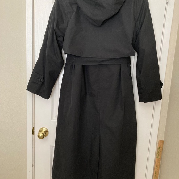 London Fog Trench with removable lining - Picture 2 of 8